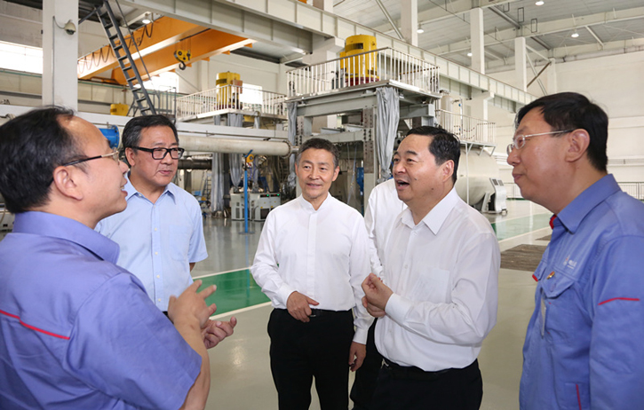 郝鹏与足球投注app
一线科技人员深入交流