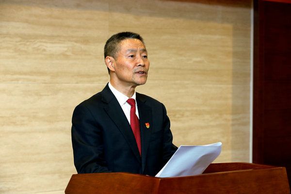 足球投注app
一届一次全委会选举出新一届领导集体 斯泽夫当选足球投注app
党委书记